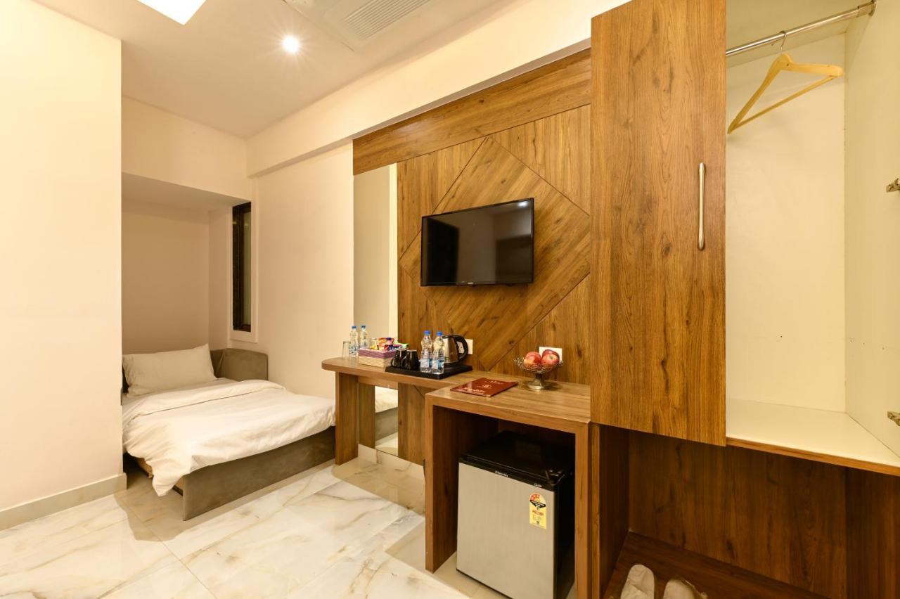 Hotel Avalon Palms Agra Agra  Eksteriør billede