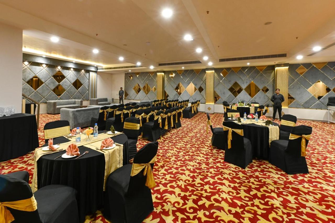 Hotel Avalon Palms Agra Agra  Eksteriør billede