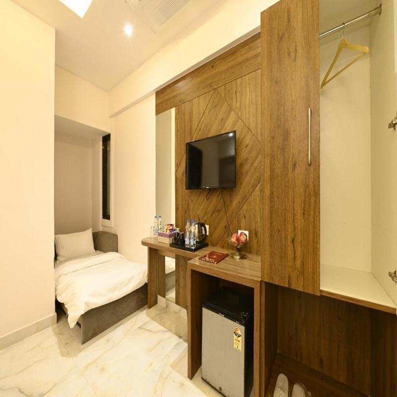 Hotel Avalon Palms Agra Agra  Eksteriør billede